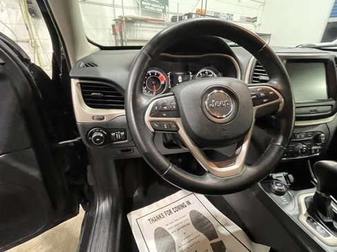 Used 2016 Jeep Cherokee Latitude image 10