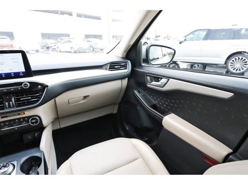 Used 2020 Ford Escape SEL image 12