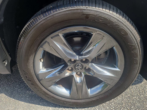 Used 2017 Toyota Highlander Limited Platinum image 11