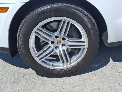 Used 2021 Porsche Macan image 10