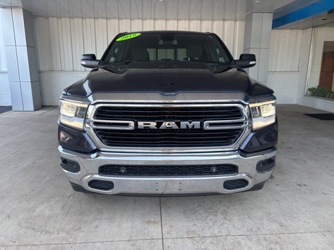 Used 2019 RAM 1500 4x4 Crew Cab image 2