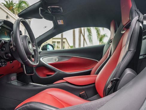 Used 2024 McLaren Artura image 9