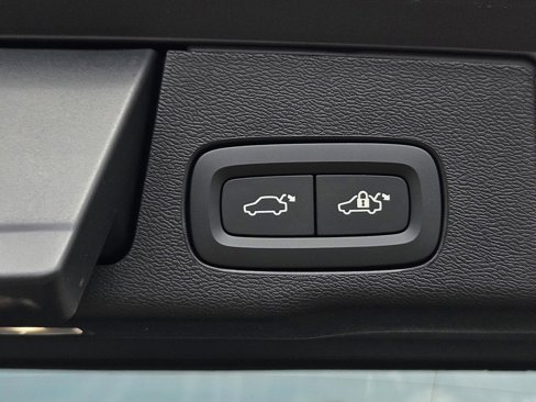 New 2026 Volvo XC60 B5 Plus w/ Protection Package Premier image 12