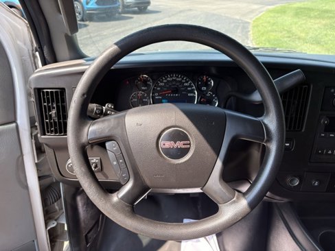 Used 2016 GMC Savana 3500 image 16