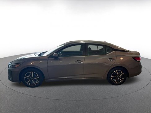 Used 2024 Nissan Sentra SV image 9