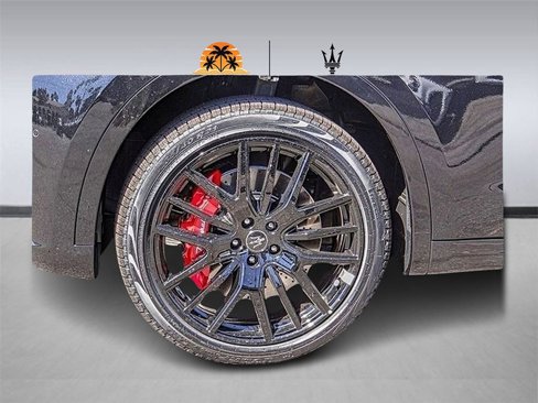 New 2023 Maserati Levante Modena image 3
