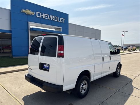 Used 2017 Chevrolet Express 2500 image 8