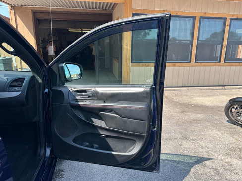 Used 2015 Dodge Grand Caravan R/T w/ Driver Convenience Group image 12