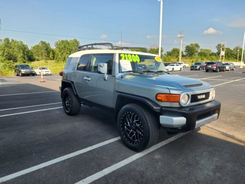 Used 2012 Toyota FJ Cruiser 4WD image 7