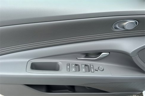New 2025 Hyundai Elantra SEL image 8