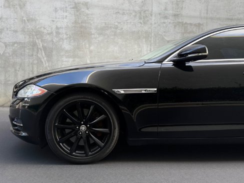 Used 2011 Jaguar XJ image 5