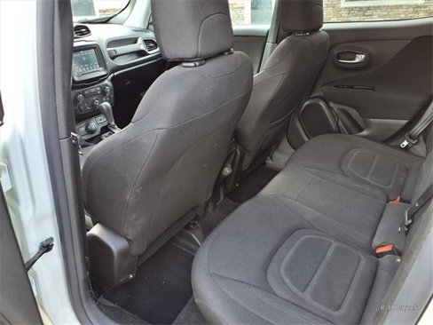 Used 2021 Jeep Renegade Latitude image 22