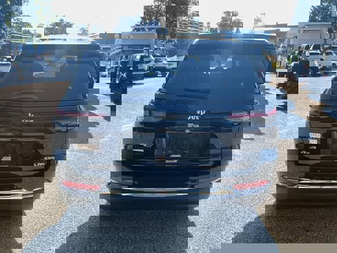 New 2025 Jeep Grand Cherokee Laredo X image 8