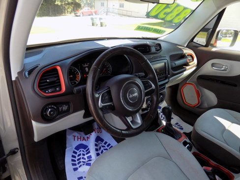 Used 2015 Jeep Renegade Latitude image 14