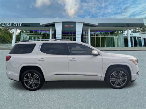 Used 2019 GMC Acadia Denali image 2