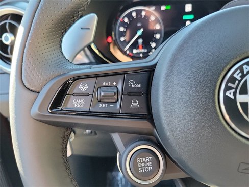 New 2024 Alfa Romeo Tonale Veloce image 6
