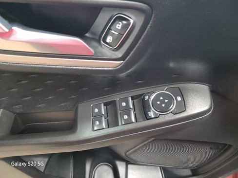 Used 2020 Ford Escape SE image 24