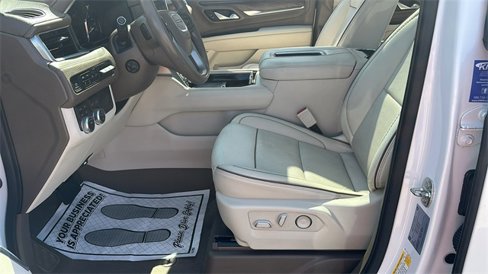 Used 2021 GMC Yukon Denali w/ Denali Premium Package image 28