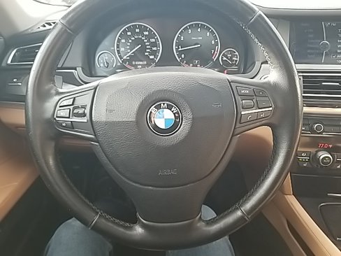 Used 2011 BMW 750i xDrive image 18