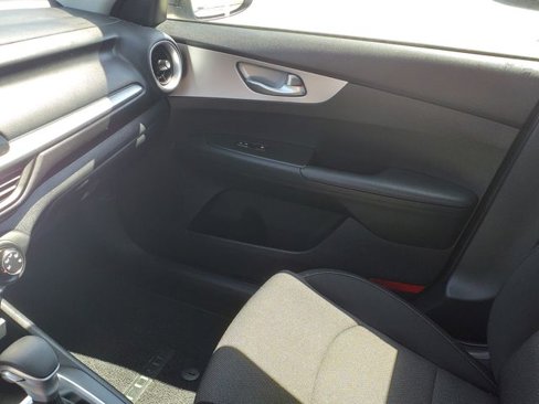 Used 2023 Kia Forte LXS image 7