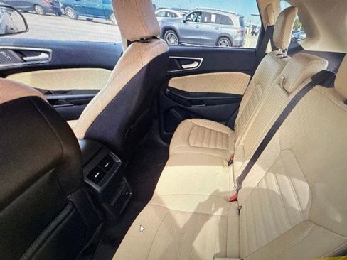 Used 2023 Ford Edge SEL w/ Convenience Package image 4