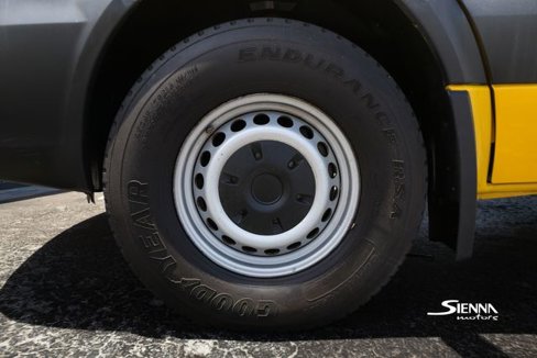 Used 2014 Freightliner Sprinter 2500 image 20