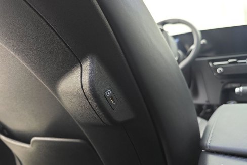 Used 2024 Kia Niro EX Touring image 26