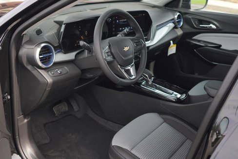 New 2025 Chevrolet Trax LT w/ Driver Confidence Package image 24
