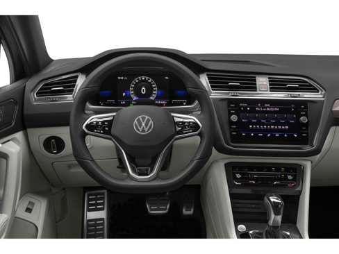 Used 2022 Volkswagen Tiguan SE R-Line image 4