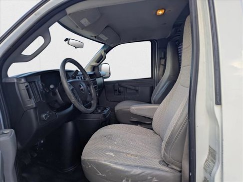 Used 2017 GMC Savana 2500 image 10