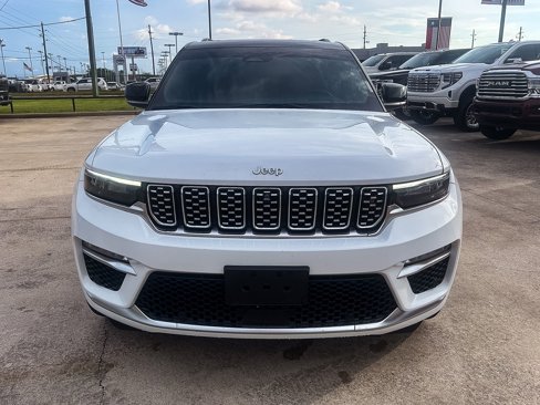 Used 2024 Jeep Grand Cherokee Summit image 2