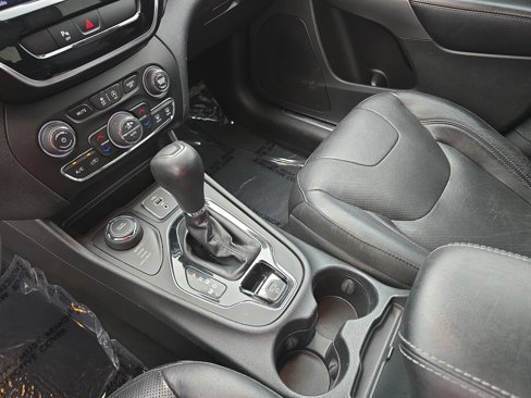 Used 2020 Jeep Cherokee Limited image 24
