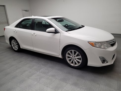 Used 2014 Toyota Camry XLE image 11