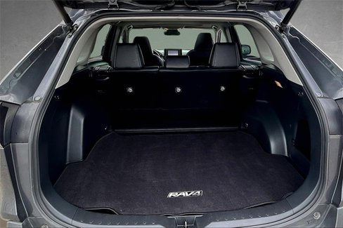Used 2019 Toyota RAV4 XLE Premium image 30