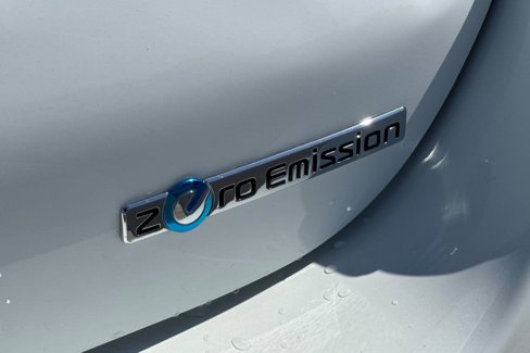 Used 2013 Nissan Leaf S w/ Charger Pkg image 32