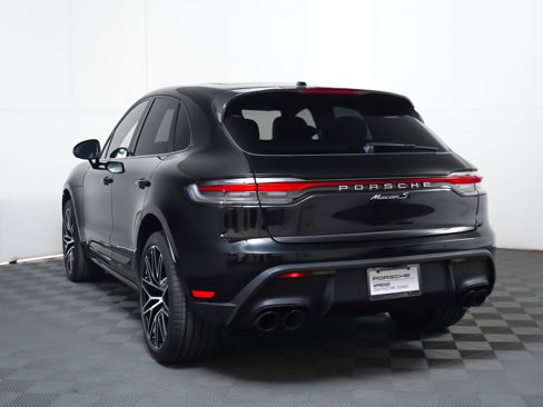 Certified 2022 Porsche Macan S image 3