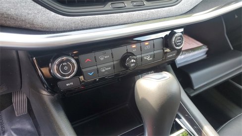 Used 2022 Jeep Compass Latitude image 17