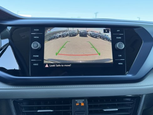 Used 2024 Volkswagen Taos SE image 22