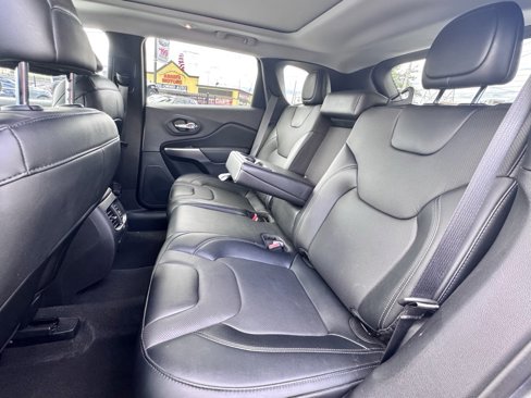 Certified 2022 Jeep Cherokee Limited w/ Mopar Interior Package image 15
