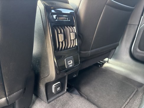 Used 2024 Jeep Compass Latitude image 23