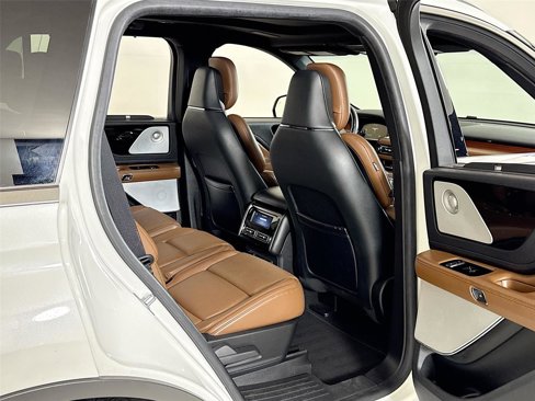 Used 2022 Lincoln Aviator Reserve w/ Equipment Group 201A image 29