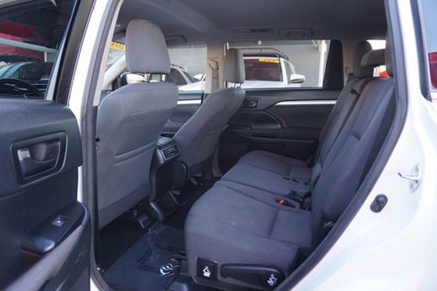 Used 2017 Toyota Highlander FWD V6 image 21