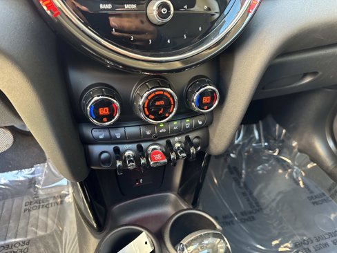 Used 2023 MINI Cooper 2-Door Hardtop image 14