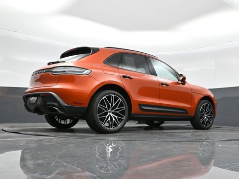 Certified 2025 Porsche Macan image 37