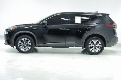 Used 2021 Nissan Rogue SV image 4