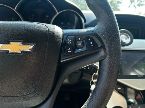 Used 2015 Chevrolet Cruze LS image 14