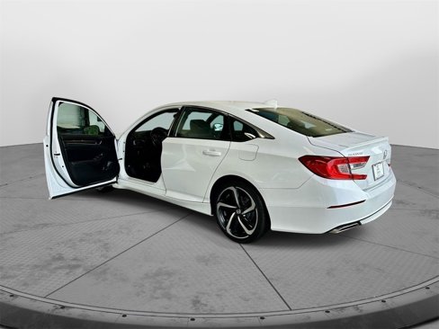 Used 2018 Honda Accord Sport image 6