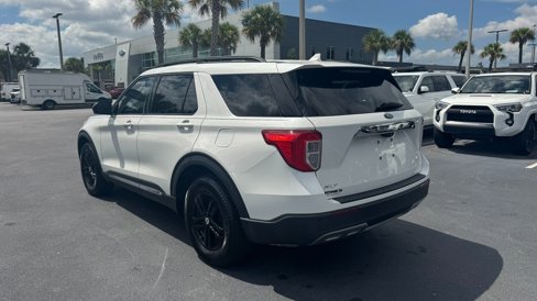 Certified 2022 Ford Explorer XLT w/ Equipment Group 202A image 12