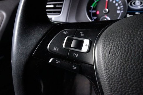 Used 2016 Volkswagen e-Golf SEL Premium w/ Driver Assistance Package image 19
