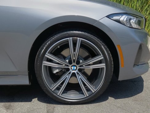 Used 2023 BMW 330i Sedan w/ Driving Assistance Package image 9